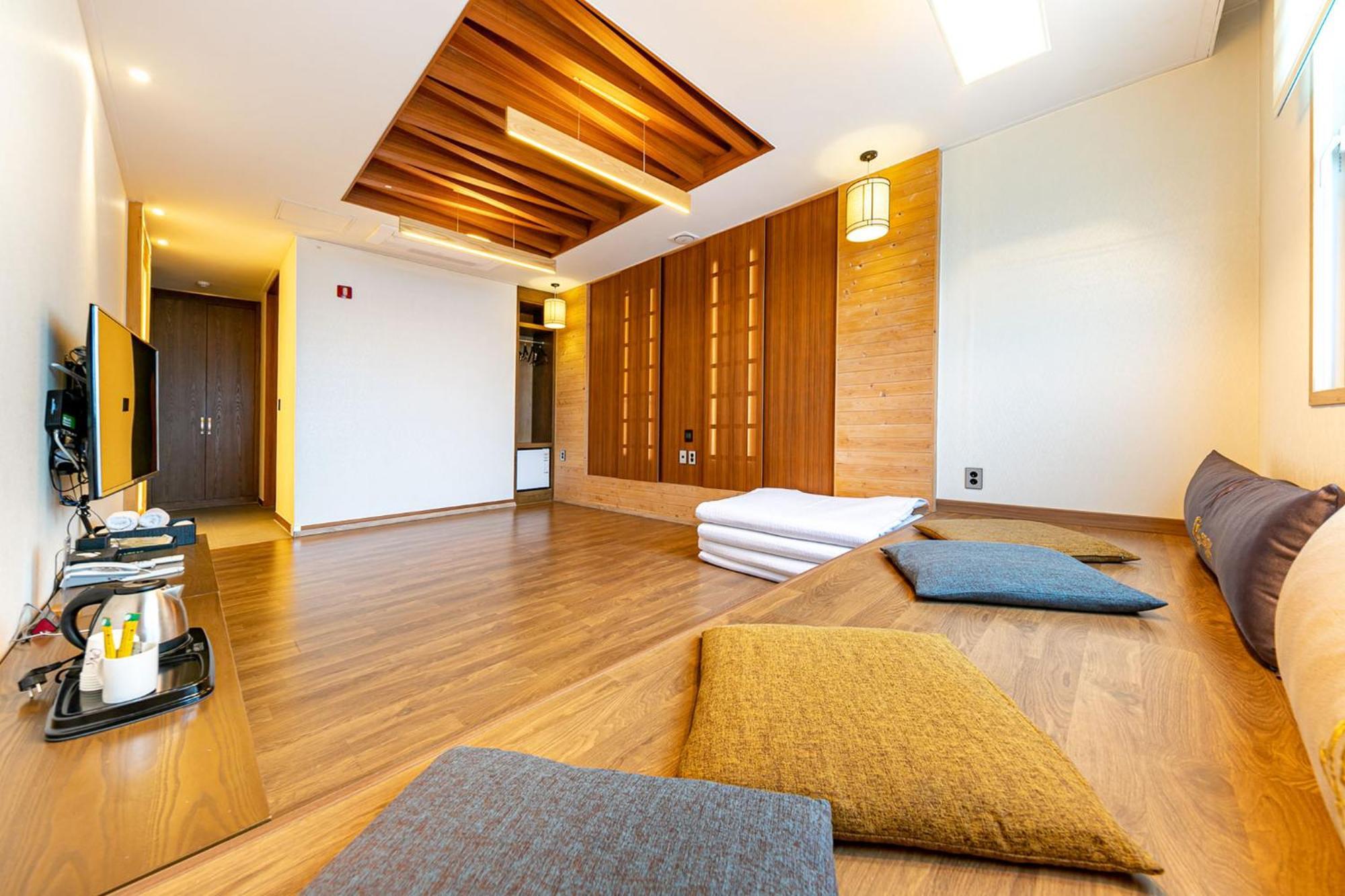 Yeosu Stay Hotel Szoba fotó