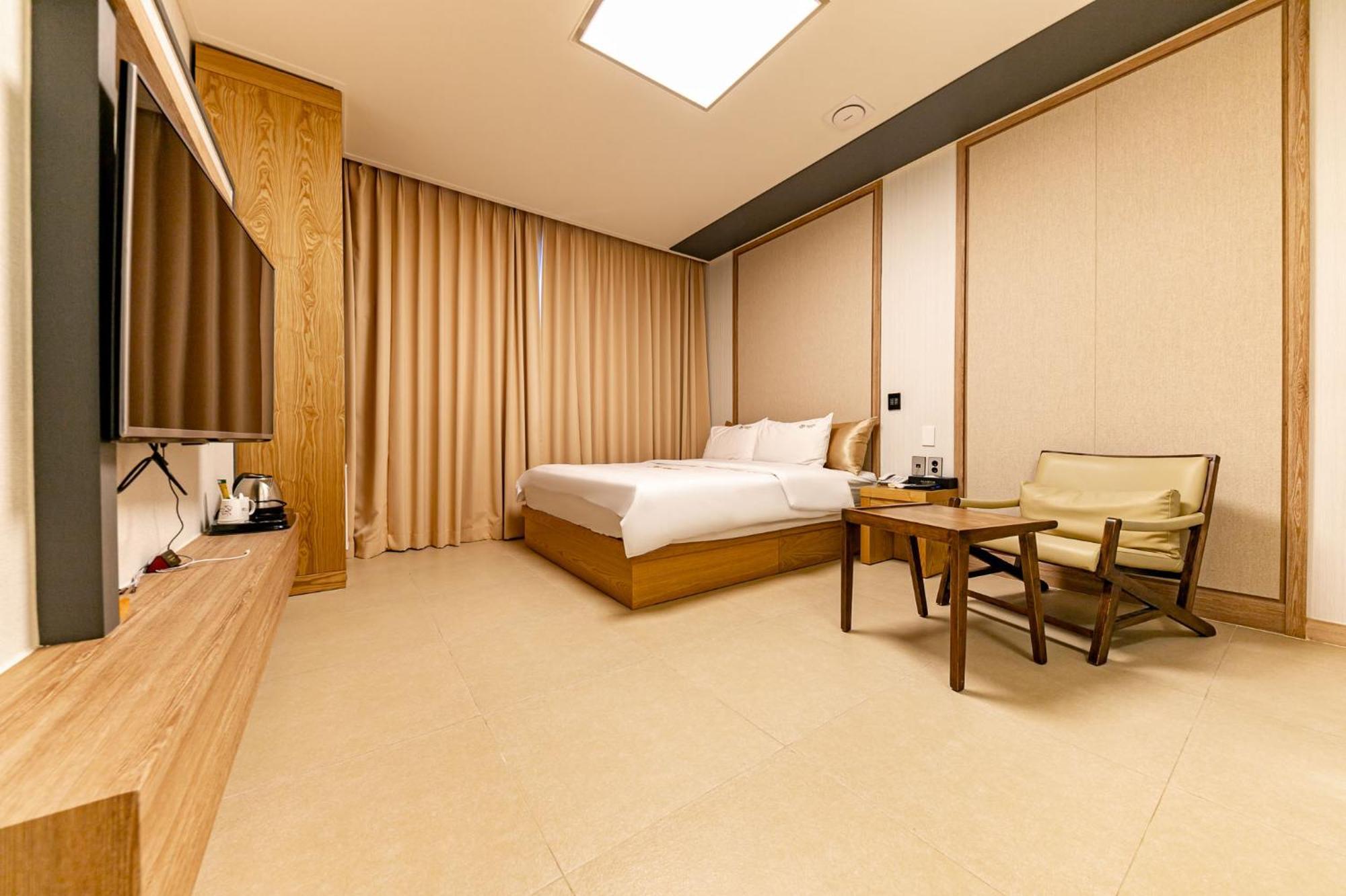 Yeosu Stay Hotel Szoba fotó